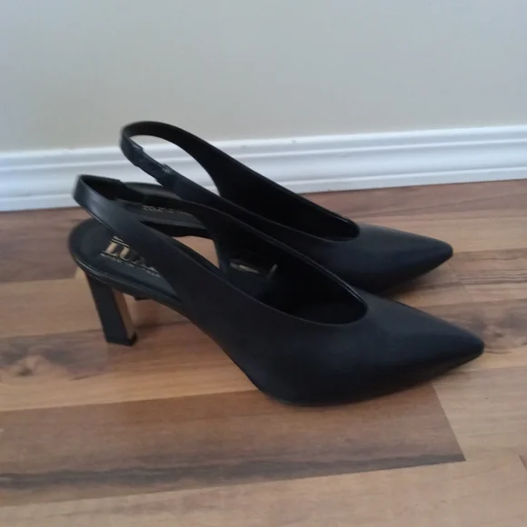 Shoes - Picture 2 of 8